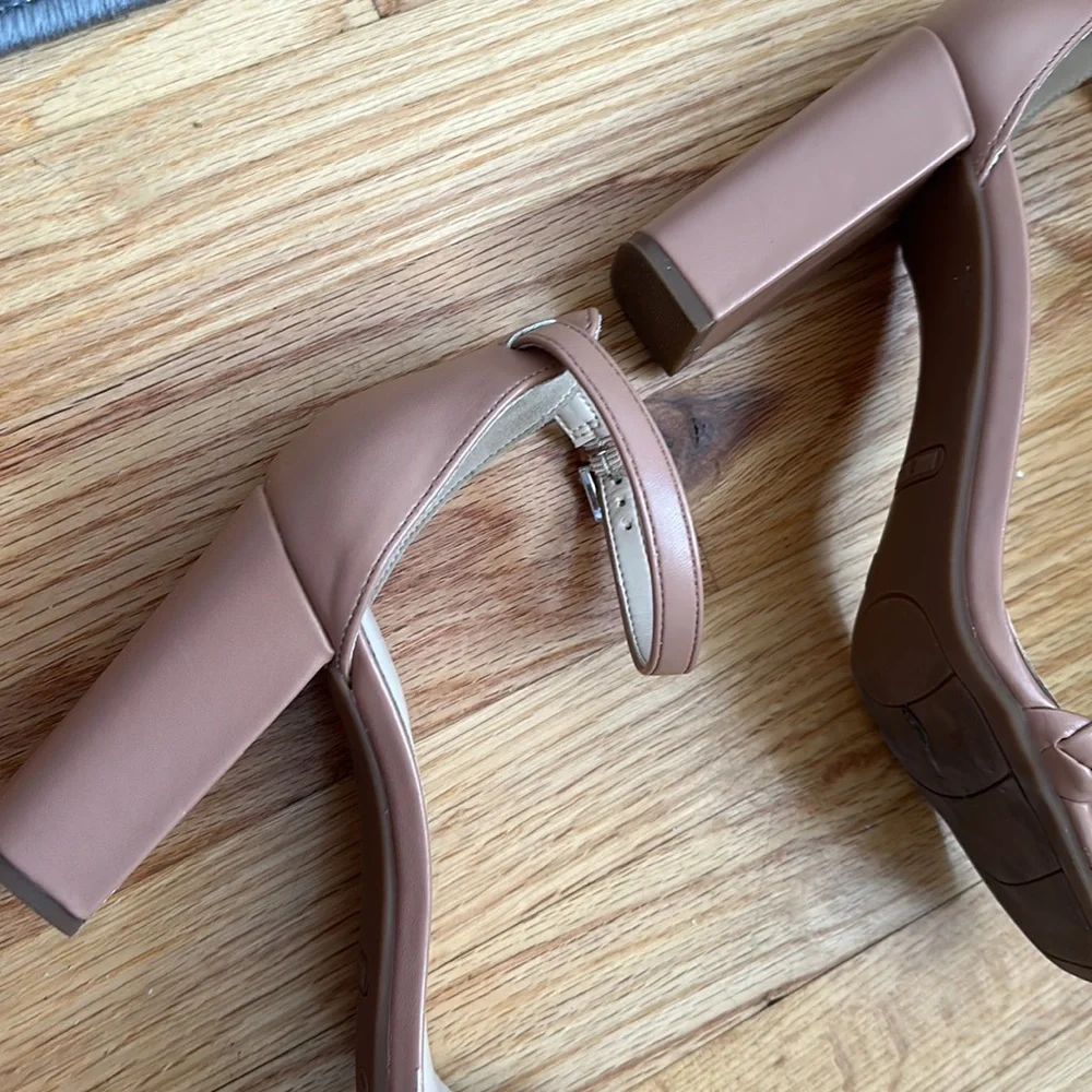 Nine West worn handful